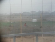 بالفيديو: جنود إسرائيليون يحتفلون باطلاق النار على فلسطيني